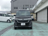 LEDヘッドライト装着車なので、夜間走行も明るく安全な走行をサポートいたします
