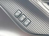【メモリー機能付きパワーシート】ドライバーごとに設定したシート位置を記憶して、ボタン一つで切り替えできる便利な機能!運転する方が複数名いらっしゃるご家庭におすすめです♪