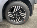 日産純正アルミホイールになります。