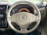 インテリアに合わせたデザインのステアリングは、運転される方のことも考え、運転しやすい形状、大きさです。是非一度、実際に触ってお確かめください。