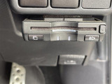 【ETC】有料道路を利用する際に料金所で停止することなく通過できる、ETC車載器(ノンストップ自動料金収受システム機器)が装備されています。セットアップを行うことで利用可能になります。