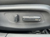 運転席はパワーシート!