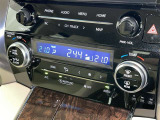左右独立温度コントロールフルオートエアコンです。運転席、助手席それぞれで独立して温度設定ができます。冷え性の方が乗っても安心ですね♪