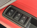 ◆メモリー機能付フルパワーシート『ドライバー三名までのシートポジションを記憶するメモリー機能付きのフルパワーシートを装備します。ご家族でのご使用をお考えの方にもぜひおすすめさせていただきます。』