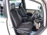 お車選びをお楽しみ頂けるよう、在庫車の展示スペースを十分に確保しております。