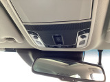 運転席上部からサンルーフの開閉ができます。