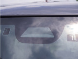 【ホンダセンシング】 「ミリ波レーダー」と「単眼カメラ」の異なる特性を持つ2つのセンサーなどにより、安心・快適な運転を支援します。