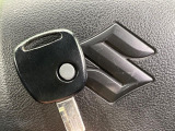 【キーレス】少し離れた場所からでもボタン一つでドアの開錠・施錠ができるのでとっても便利!ドアの鍵穴周りに傷をつけることもありません♪