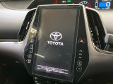 【メーカー純正11.6インチナビ】インテリアに溶け込むスタイリッシュな「専用設計」メーカーナビを装備♪視認性や操作性など基本性能にも優れ、より上質なカーライフをお楽しみいただけます。