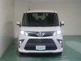 明度の高いLEDヘッドライトで、夜間の運転も安心です。