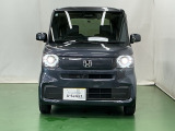 LEDヘッドライトを装備しています。LEDヘッドライトはとても明るく、雨の日や夜間走行も安全・安心です。オートライトコントロール付きで周囲の明るさに応じて自動で点灯・消灯します