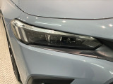 LEDヘッドライトは、点灯の瞬間から最大光量を発揮し、突然暗くなるトンネルなどでの安定感を高めます。