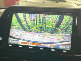 【バックカメラ】駐車時に後方がリアルタイム映像で確認できます。大型商業施設や立体駐車場での駐車時や、夜間のバック時に大活躍!運転スキルに関わらず、今や必須となった装備のひとつです!