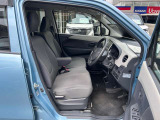「チルトステアリング」で小柄な方も運転しやすいポジションに調整できます。