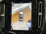 ●360℃アラウンドビューモニター+バックカメラ『まるで車を上から見渡しているかの如く車両周辺を映し出し、駐車支援をしてくれる便利な機能です!』