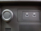 USB電源ポート TYPE-C 2個〈フロント〉TYPE-C 1個〈リヤ〉