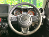 【純正革巻きステアリング】上質な革を使用することで、手にしっかり馴染みとても運転しやすいハンドルです♪