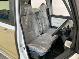 【運転席・助手席】内装ルームクリーニング済みです。しっかり綺麗にしていますので、是非、お確かめください。車に自信があるからこそ、是非一度ご来店頂き内外装も見てもらえると幸いです。