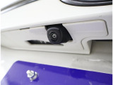 バックカメラが付いているので後方確認が非常にしやすいです。今や運転初心者も熟練者も必須装備!ついていて損はないですね♪