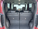 普段のお買い物や通勤、送迎等に十分な荷室スペースを確保しております。セカンドシートを倒すと、大きな荷物の積載も可能です♪