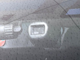 【プリクラッシュセーフティ】前方の車両等を検知し、衝突しそうな時は警報で注意を促し、ブレーキを踏む力をサポート。ブレーキを踏めなかった場合は衝突被害軽減ブレーキが作動、衝突回避をサポートします。