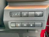 運転席右側に各種スイッチが集約されています!!
