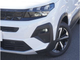 【ヘッドライト】省電力で長寿命の明るく運転しやすいLEDヘッドランプです。明るく照らすので暗い夜道からお客様を守ってくれます。