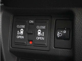 ◆両側電動スライドドア◆狭い駐車場でも乗り降りが楽々♪お子様が隣の車にドアを当ててしまう心配もございません!小さなお子様連れの方もこれで安心。