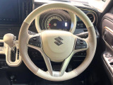 【純正革巻きステアリング】上質な革を使用することで、手にしっかり馴染みとても運転しやすいハンドルです♪
