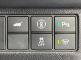 【パワーバックドア】スマートキーや運転席のボタンを押すだけでリアゲートが自動で開閉します!荷物を持っている時や、高い位置にあるバックドアを閉める際に便利な機能です♪