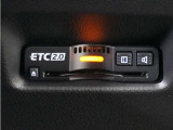 ◆ETC2.0装着◆進化したドライブ体験。料金収受システムだけだったETCが生まれ変わって、高速道路を賢く使うETC2.0に進化しました。多彩な情報サービスが便利で快適なドライブ体験を提供します。