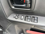 ステアリングスイッチ付き!運転中のオーディオ操作もスムーズです。