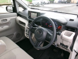 機能的な運転席は運転の妨げにならずストレスを感じさせません。
