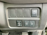 運転席右側には電動スライドドア等各種スイッチが集約されています!!