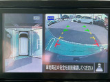 アラウンドビューモニターは、車両周囲の状況を360度映し出す。駐車や狭い道でも安全性を確保。車庫入れもスムーズに、安心のドライブ体験を提供します。
