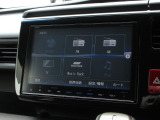 ナビゲーションは純正9インチメモリーナビ(VXM-165VFNi)を装着しております。AM、FM、CD、DVD再生、Bluetooth、音楽録音再生、フルセグTVがご使用いただけます。