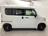 スライドドアなら狭い駐車場でもドアをぶつける心配がありません。ステップが低く乗り降りもしやすいです。