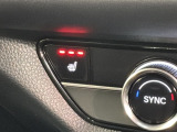 フロント両席にはシートヒーターが付いています!寒い日に便利な装備ですね。