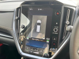 【マルチテレインモニター】車のフロントやサイドのカメラ画像を同時にモニター表示することで、悪路や狭い道を走行時でも周囲の状況確認ができ安心!本格SUVにうれしい装備です♪