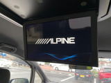 【12.8型フリップダウン】大画面モニターで後席でもエンタメをお楽しみいただけます。家族や友人とお出かけする機会が多い方に大人気です♪