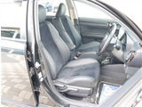 お車選びをお楽しみ頂けるよう、在庫車の展示スペースを十分に確保しております。