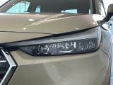 LEDヘッドライトは、点灯の瞬間から最大光量を発揮し、突然暗くなるトンネルなどでの安定感を高めます。