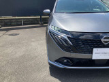 夜間走行の様々な局面に向けて、LEDヘッドランプで視認性をしっかり確保☆ハロゲンヘッドランプのおおよそ2倍の光量で、広範囲に明るくドライバーをサポートしてくれます。