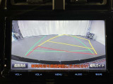 【バックモニター】駐車時に後方がリアルタイム映像で確認できます。大型商業施設や立体駐車場での駐車時や、夜間のバック時に大活躍?