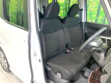 運転席シート廻りは使用感も少なく、良好な状態となっています。丁寧に使われていたことがよくわかりますね。