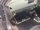 ★★★グローボックスです。車検証入れに丁度良いスペースですね★★★