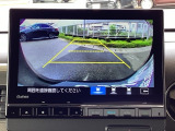 バックモニター付きで、車庫入れやバック時の後方確認をしっかりサポート。モニターに映し出される映像で死角も確認しやすく、狭い場所での駐車や後退時の操作をより安心して行えます。