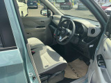 運転席まわりは、使用感も少なく良好な状態です。
