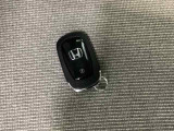 スマートキーを携帯していれば、ボタンを押すだけでエンジンを始動・停止できます。
