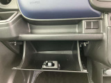 車検証なども収納できる大型のグローブボックスは、使い勝手もよく役立ちます!